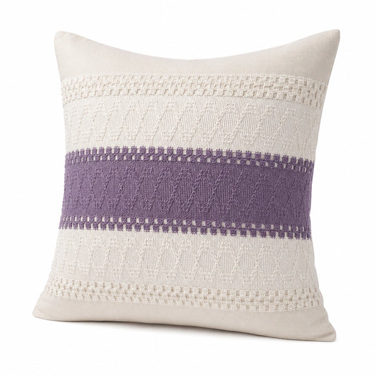 Coussin décoratif 45 x 45 cm en tissu écru et violet à relief tissé